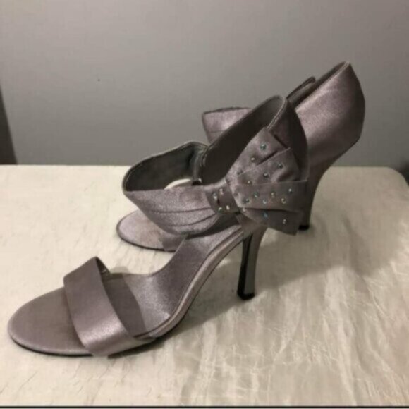 Satin Silver Rhinestone Heels Sz 9 - Picture 5 of 6
